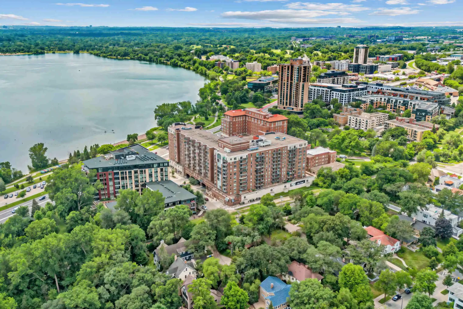 10 web or mls 2900 Thomas Ave S 10 LE upscale strong tone enhance 30 color enhance 30