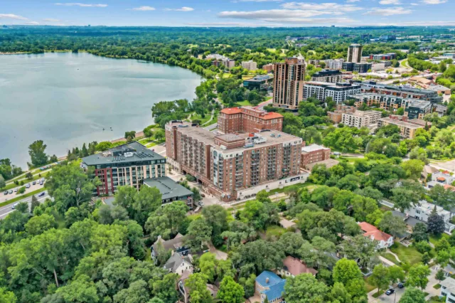 10 web or mls 2900 Thomas Ave S 10 LE upscale strong tone enhance 30 color enhance 30