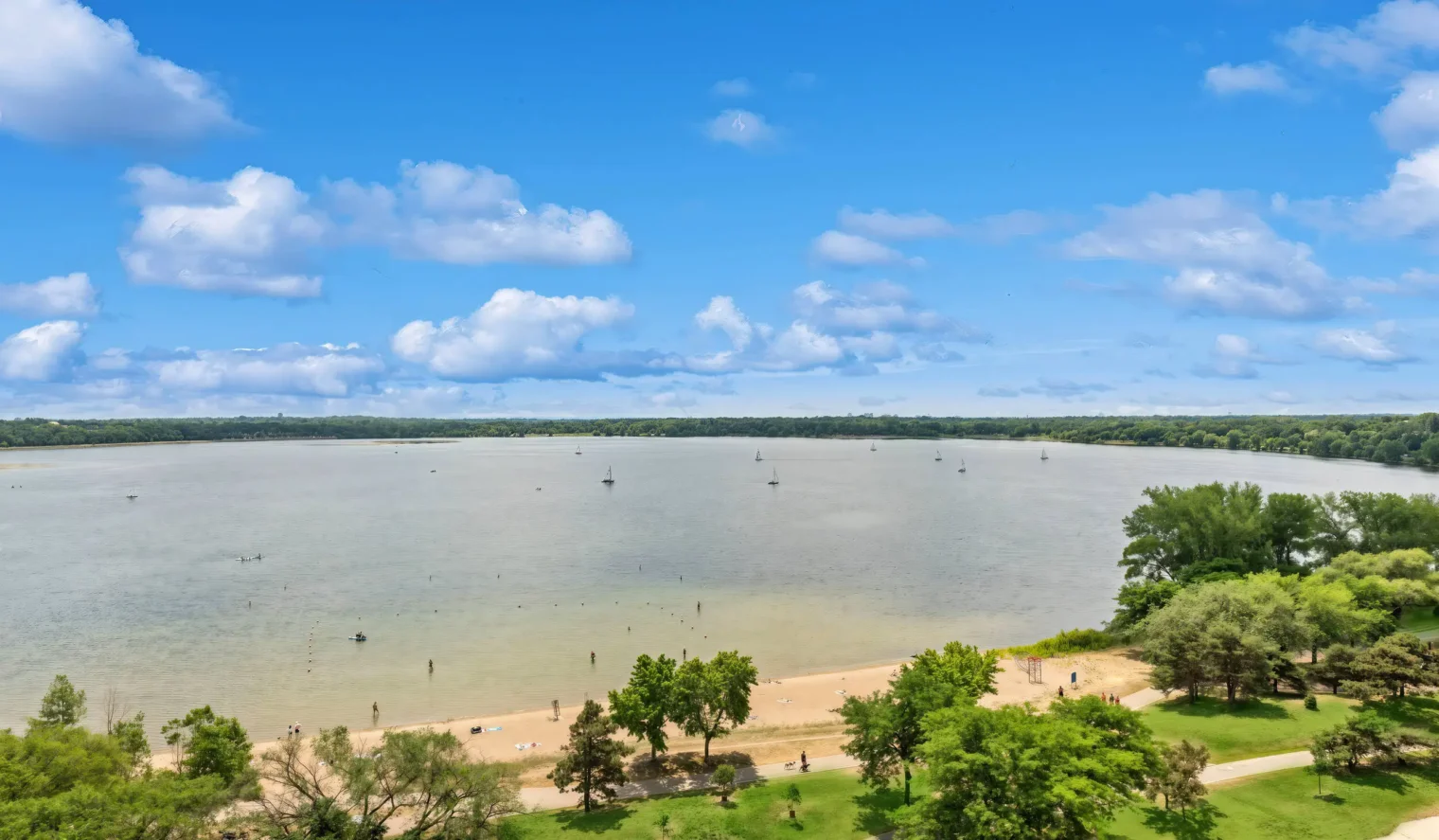 1920 BeachClub TaftPenthouse Balcony01 LE upscale strong tone enhance 30 color enhance 30