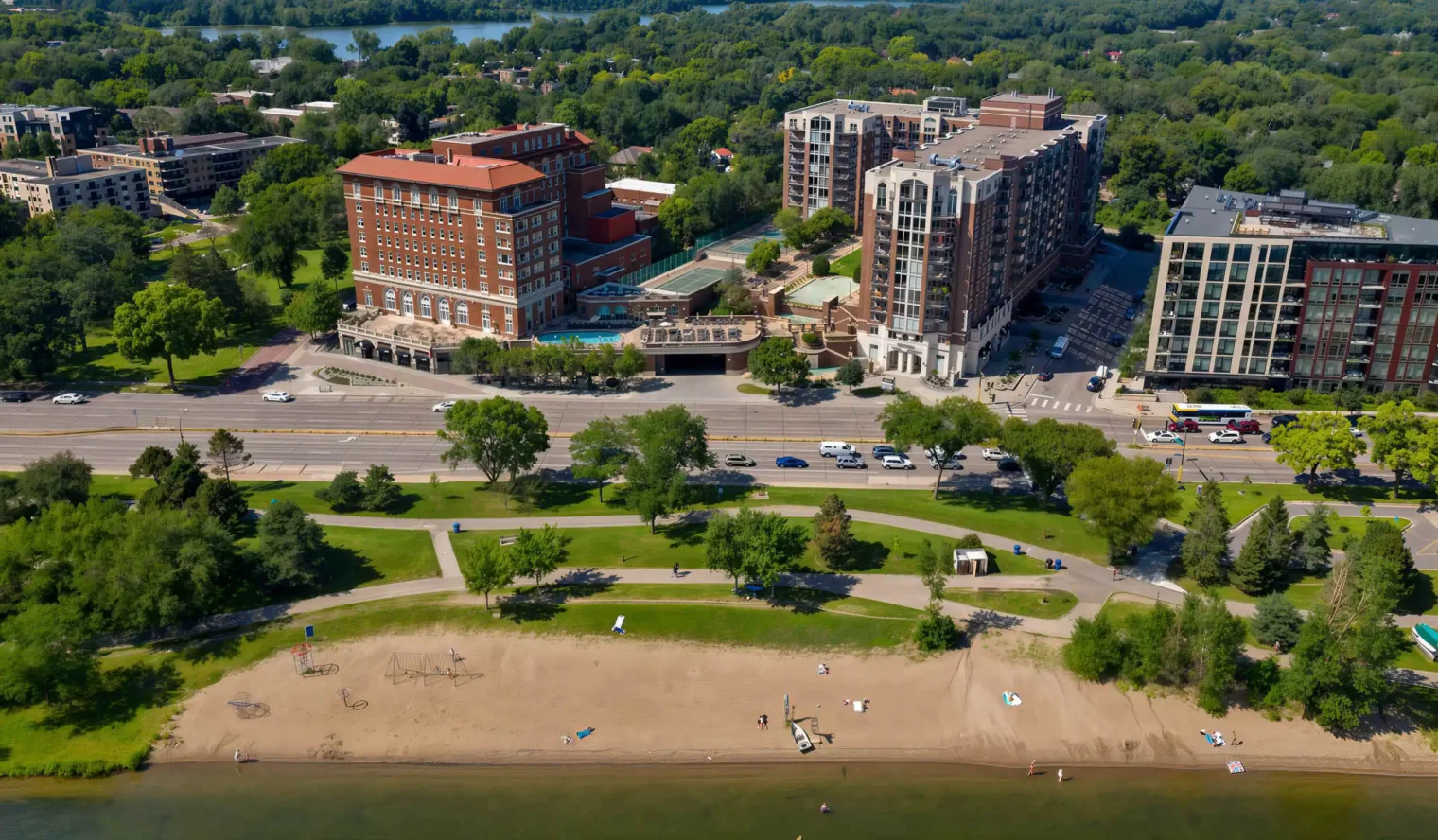 1920x1121 BeachClub Exterior Lake 1 LE upscale strong tone enhance 30 color enhance 30