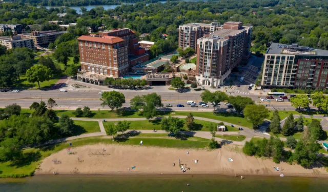 1920x1121 BeachClub Exterior Lake 1 LE upscale strong tone enhance 30 color enhance 30