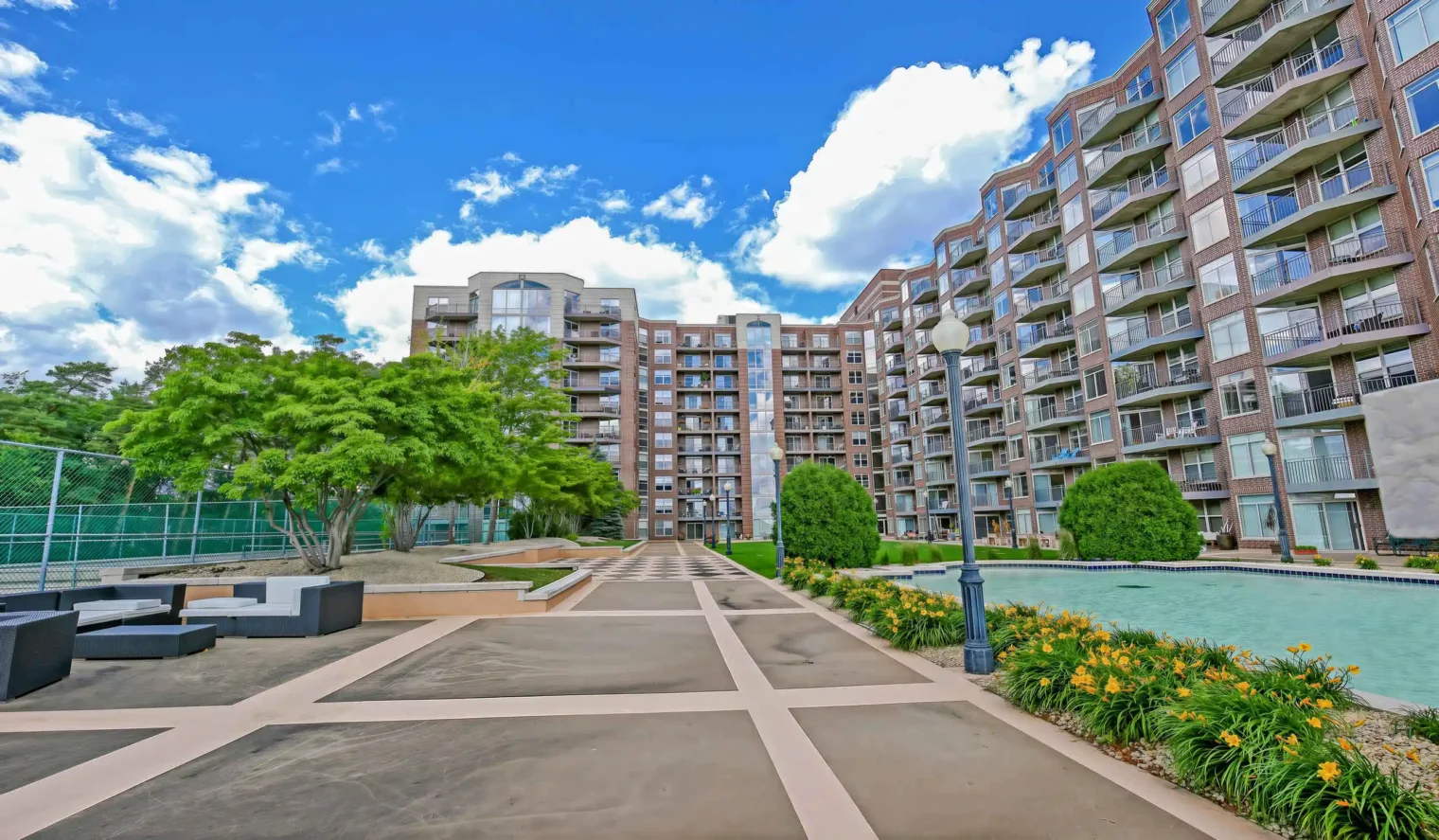 Apartments Minneapolis The Beach Club Residences exterior