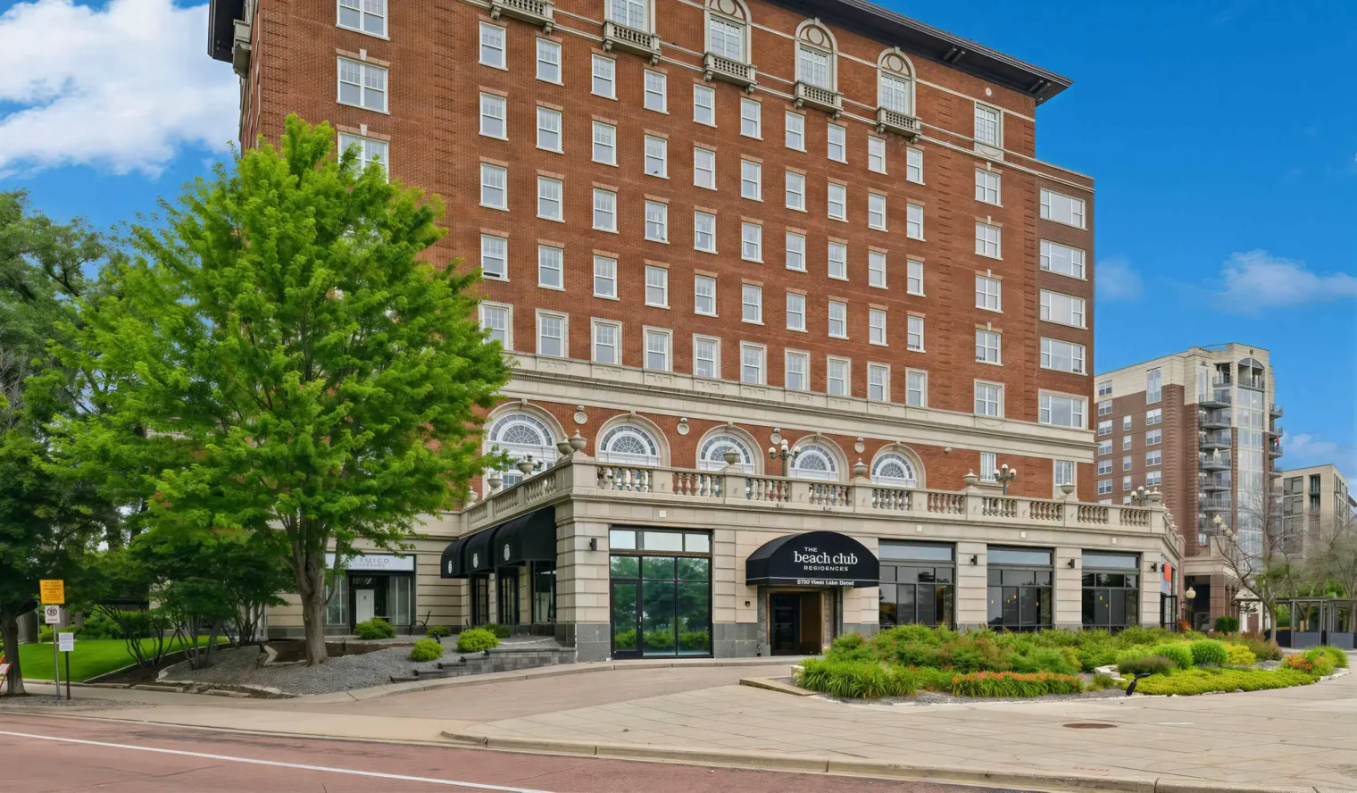 apartments for rent minneapolis The Beach Club Residences exterior 1