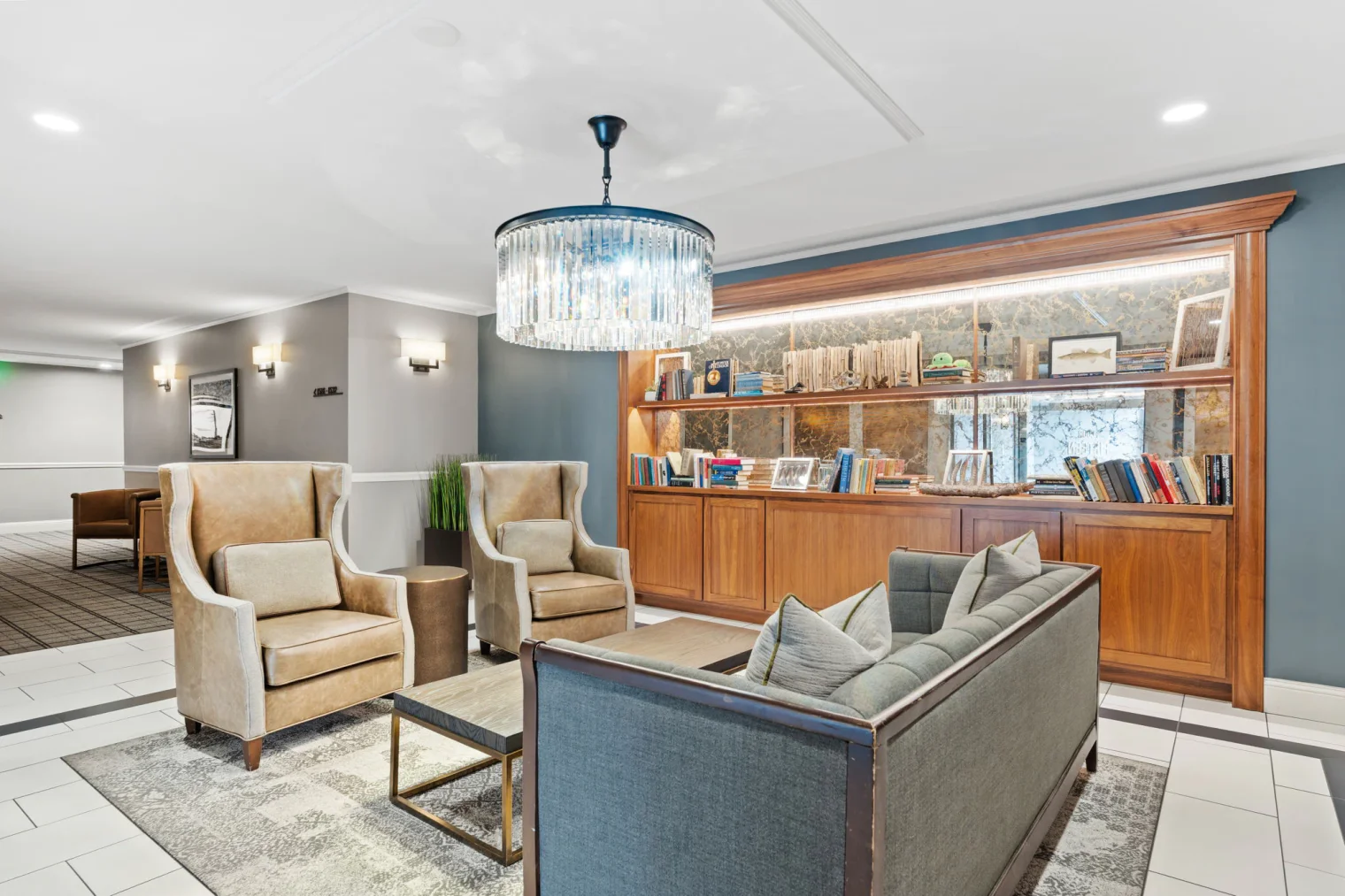 101 web or mls 2900 thomas ave s 101