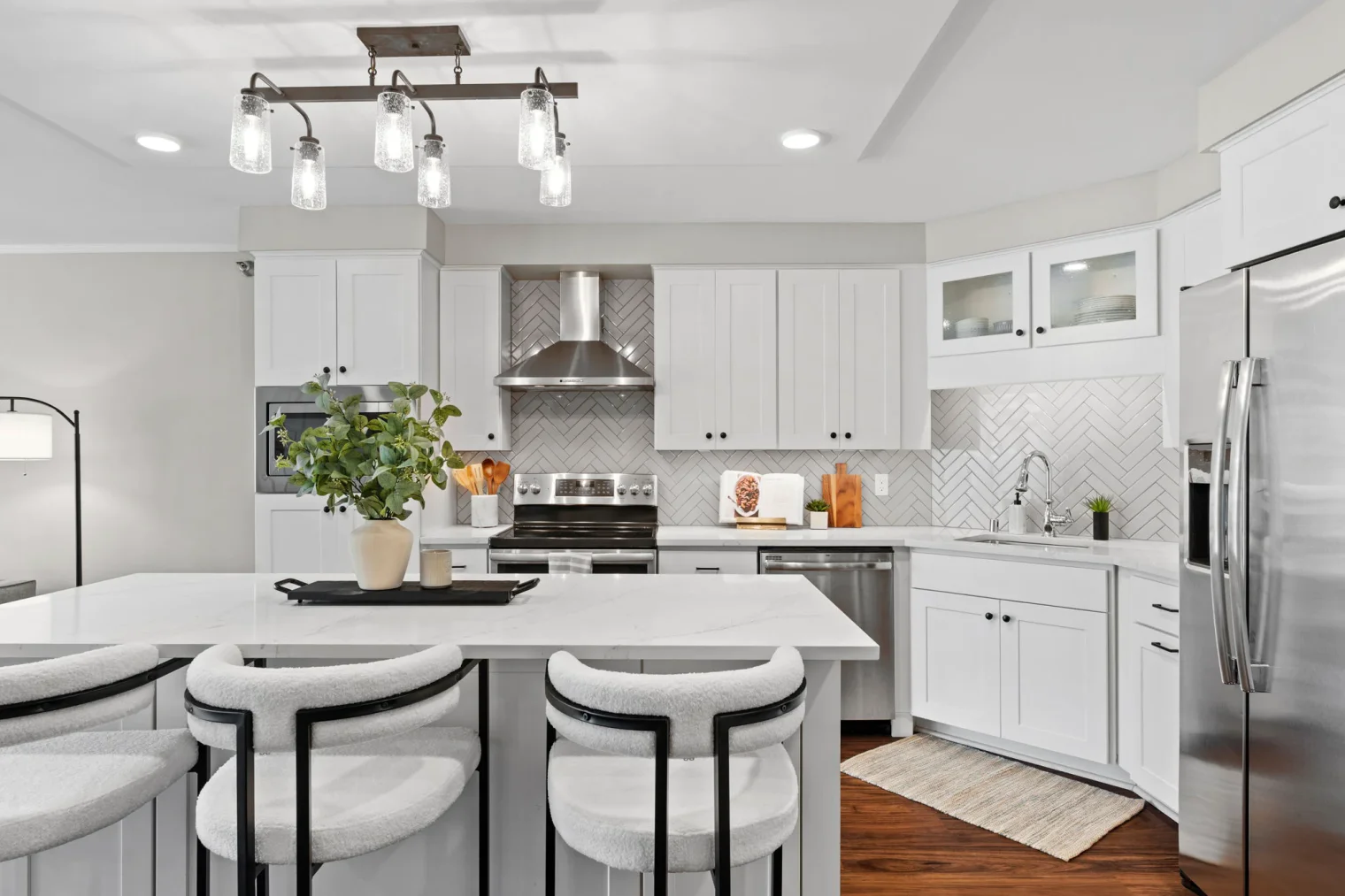 109 web or mls 2900 thomas ave s 109