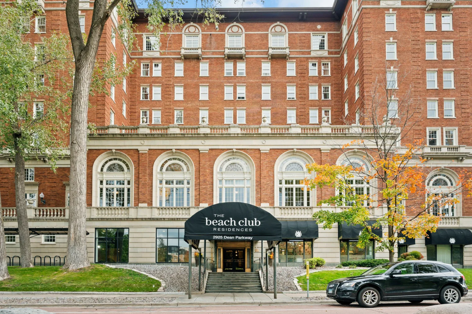 11 web or mls 2900 thomas ave s 11