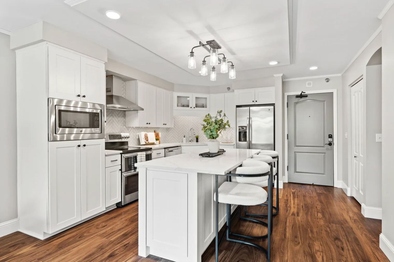 110 web or mls 2900 thomas ave s 110