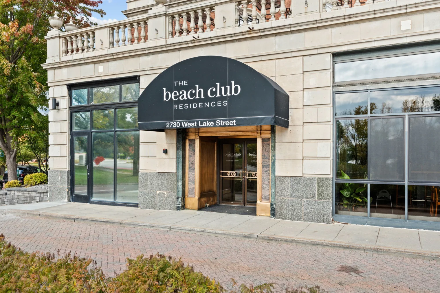 14 web or mls 2900 thomas ave s 14