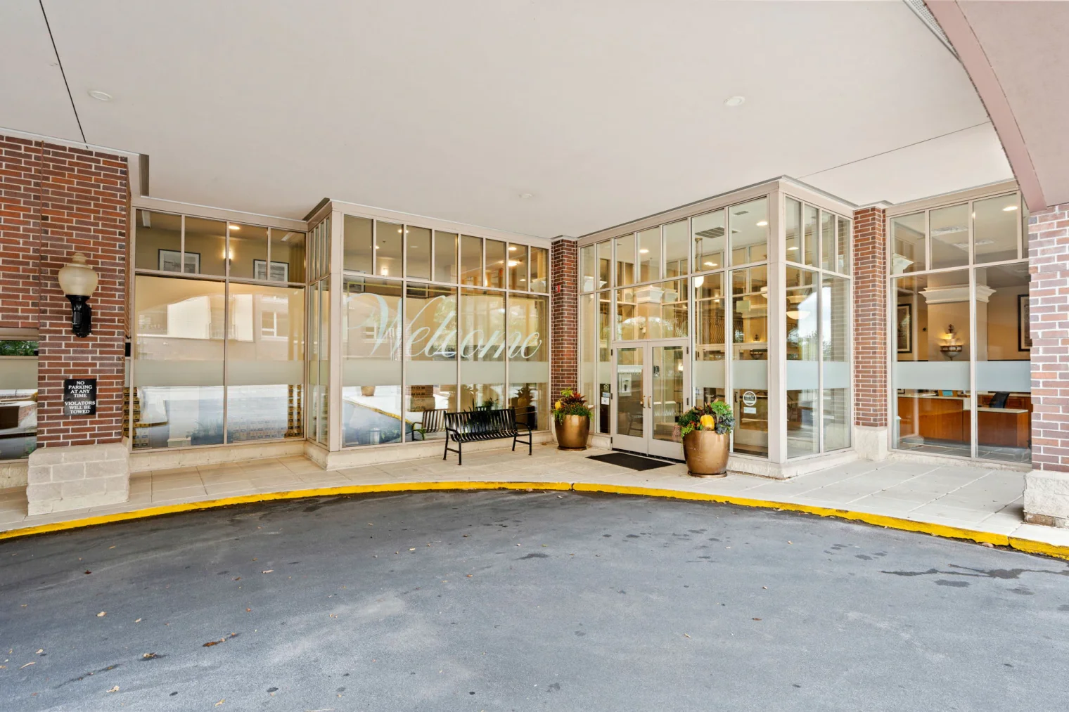 18 web or mls 2900 thomas ave s 18