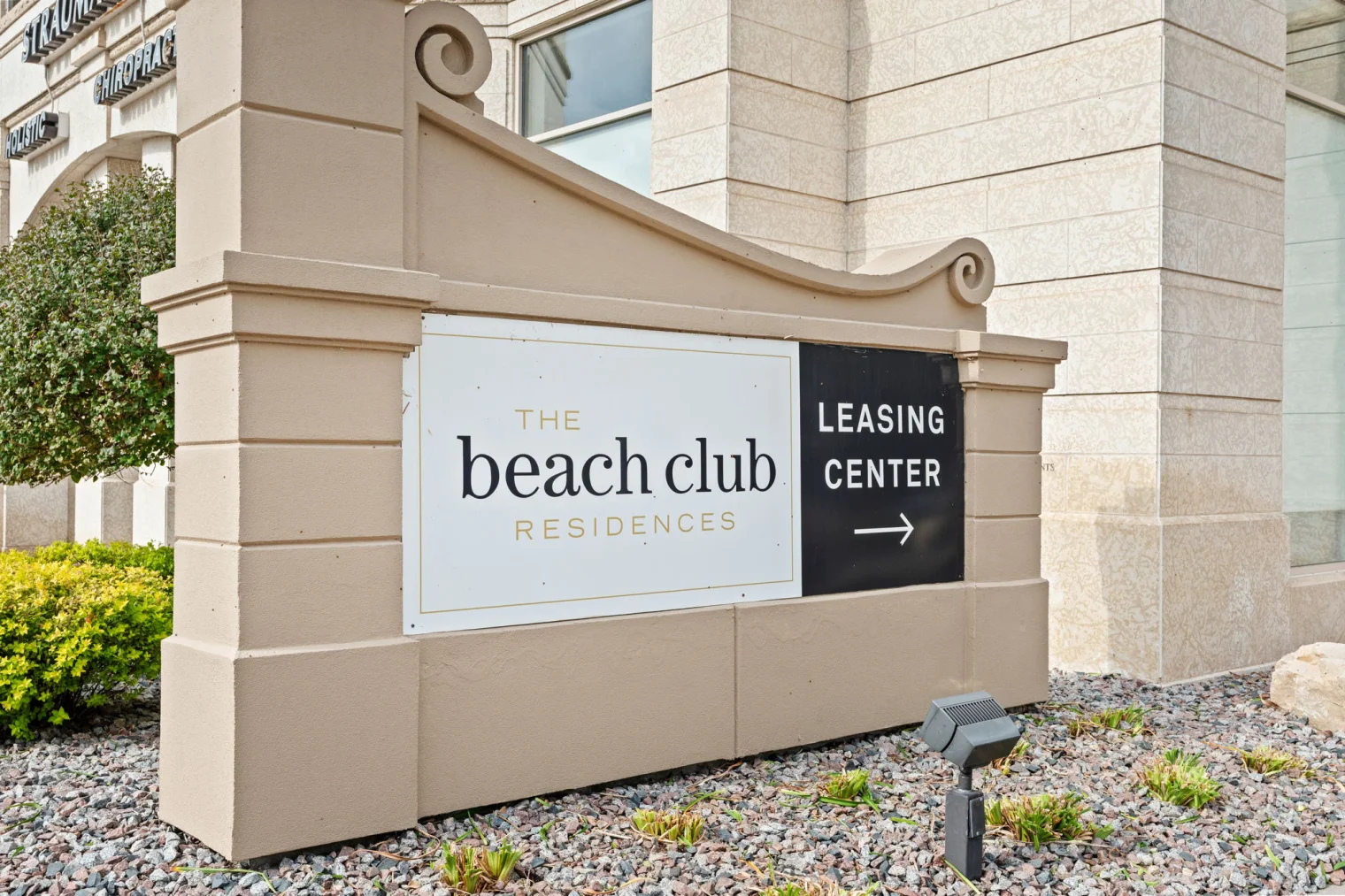 23 web or mls 2900 thomas ave s 23