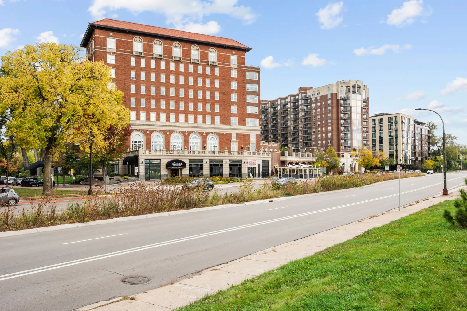 4 web or mls 2900 thomas ave s 4