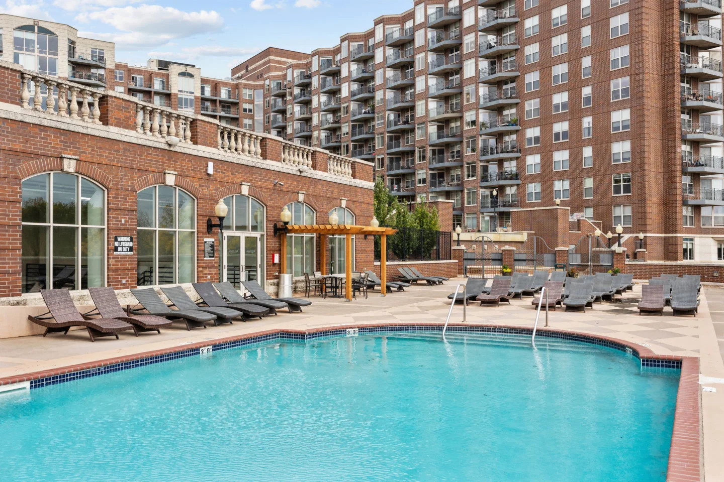 41 web or mls 2900 thomas ave s 41