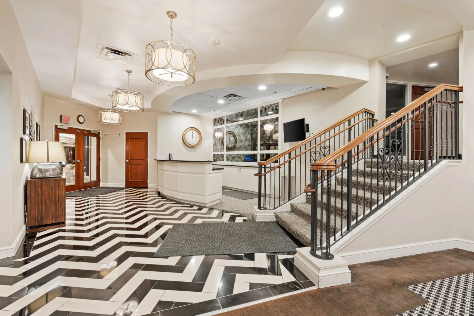 69 web or mls 2900 thomas ave s 69