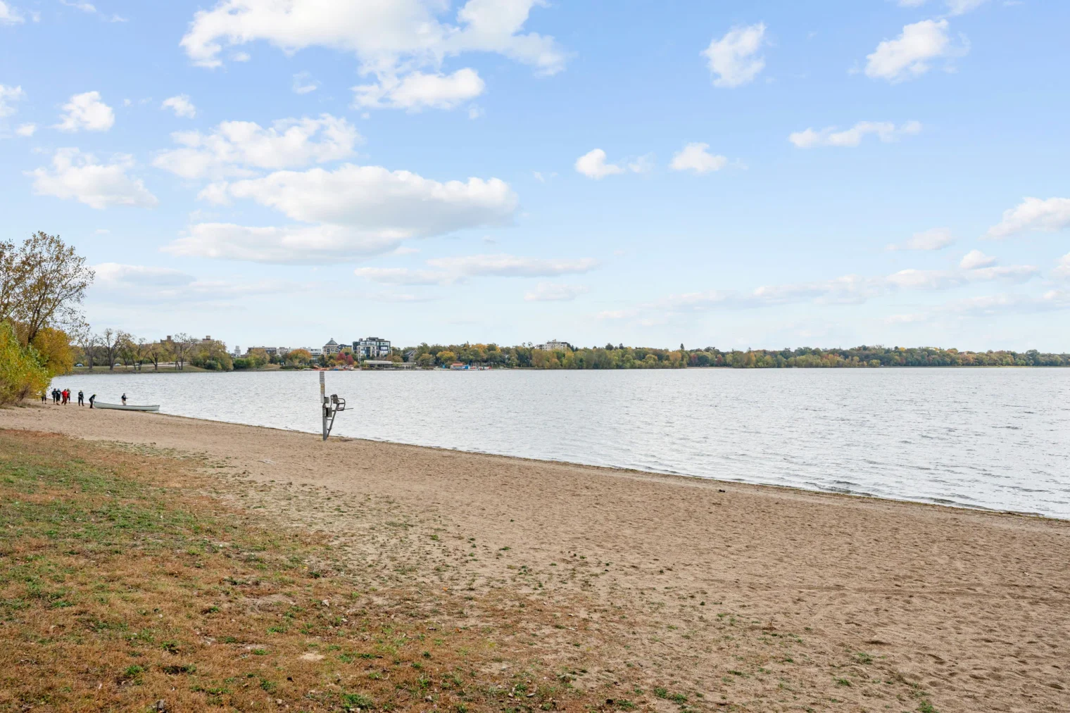 7 web or mls 2900 thomas ave s 7